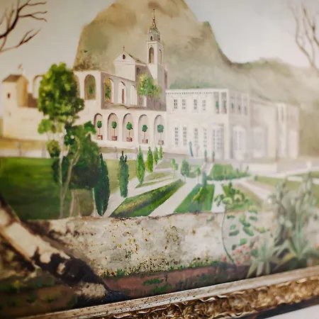 The Ashbee - The Leading Of The World 5*