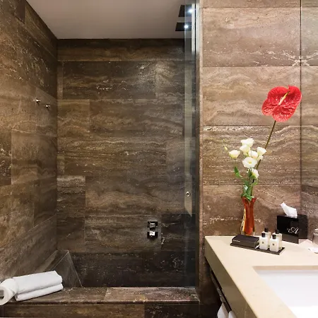 Отель The Ashbee - The Leading Of The World