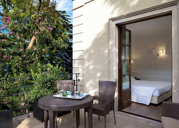 The Ashbee - The Leading Of The World 5*