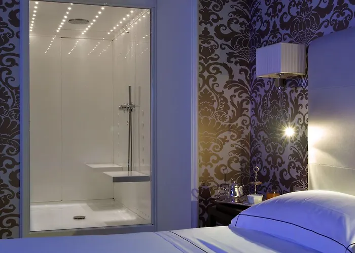 The Ashbee - The Leading Of The World 5*