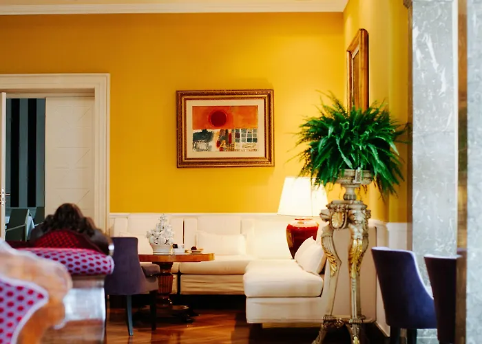 The Ashbee - The Leading Of The World 5*