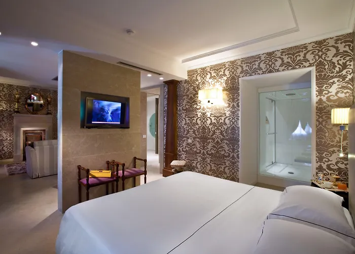 The Ashbee - The Leading Of The World 5*