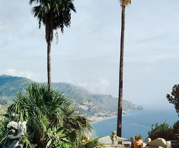 The Ashbee - The Leading Of The World